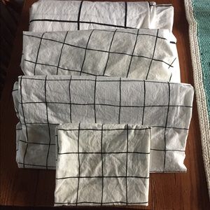 Urban Outfitters Bedding - Twin / XL